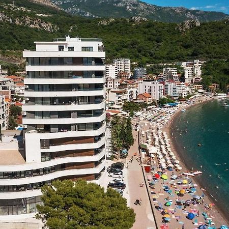 La Fiaba Rafailovici Apartment Exteriör bild